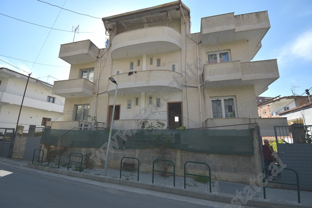 Vile 4 kateshe ne shitje prane Rezidences Kodra e Diellit ne Tirane